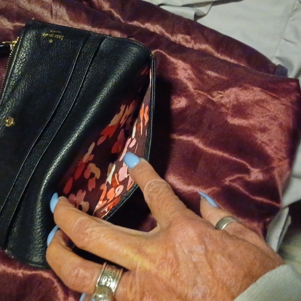Kate Spade Wallet - Picture 6 of 7